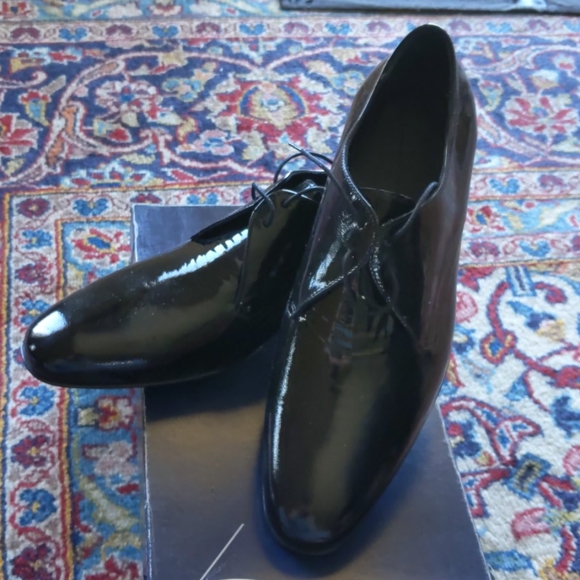 Made in Italy formal men shoe. Vernis.